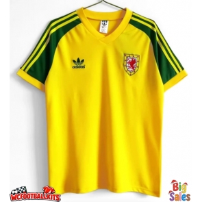 Wales 1980-1982 Retro Away Shirt Men Short Sleeve