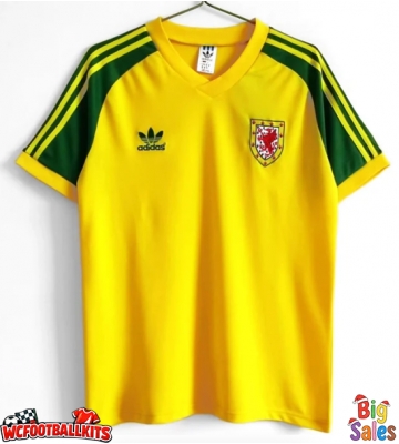 Wales 1980-1982 Retro Away Shirt Men Short Sleeve